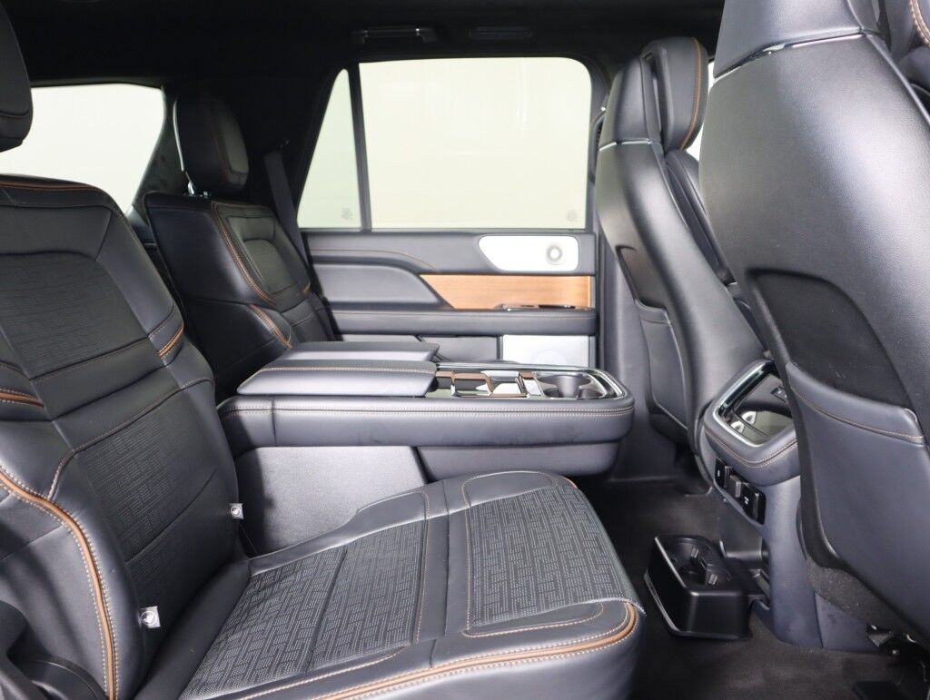 2024 Lincoln Navigator Black Label 4x4 w/2nd Row Massage Maumee OH