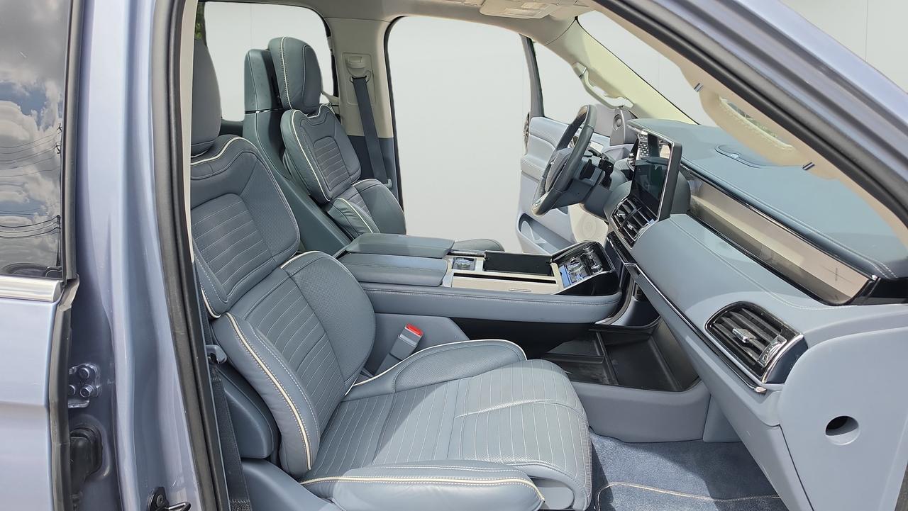 2024 Lincoln Navigator Black Label