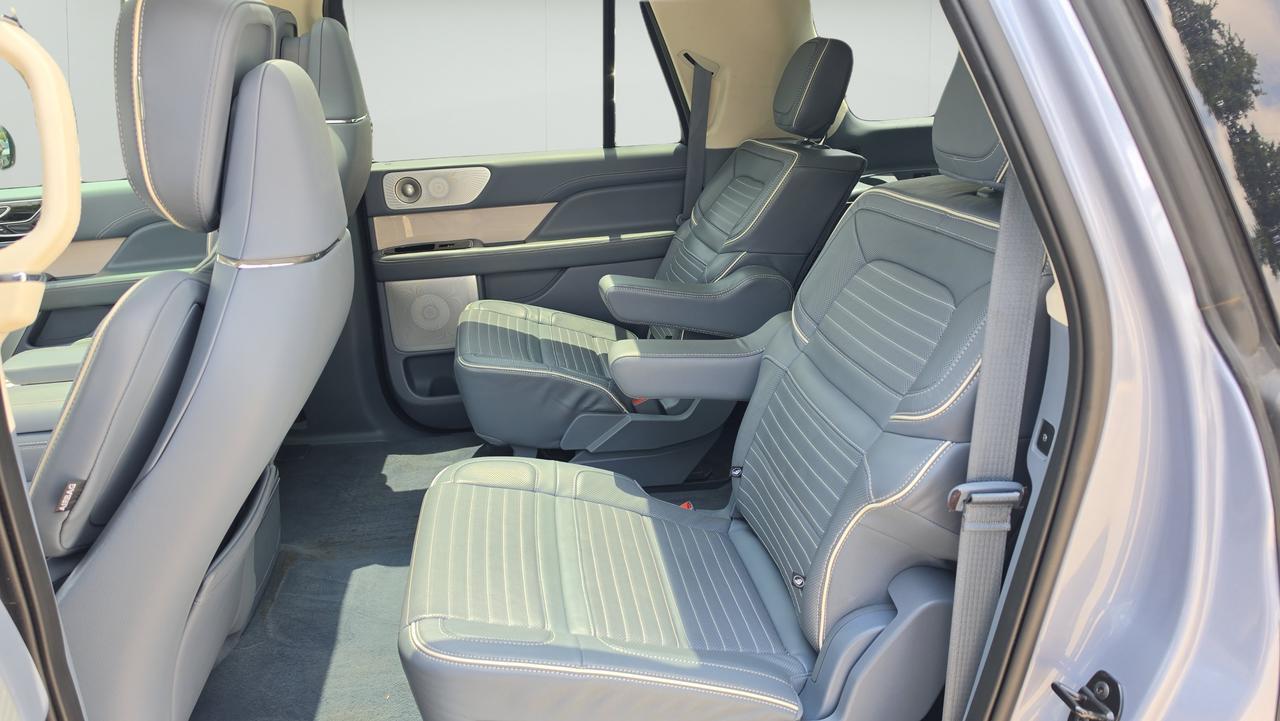 2024 Lincoln Navigator L Black Label
