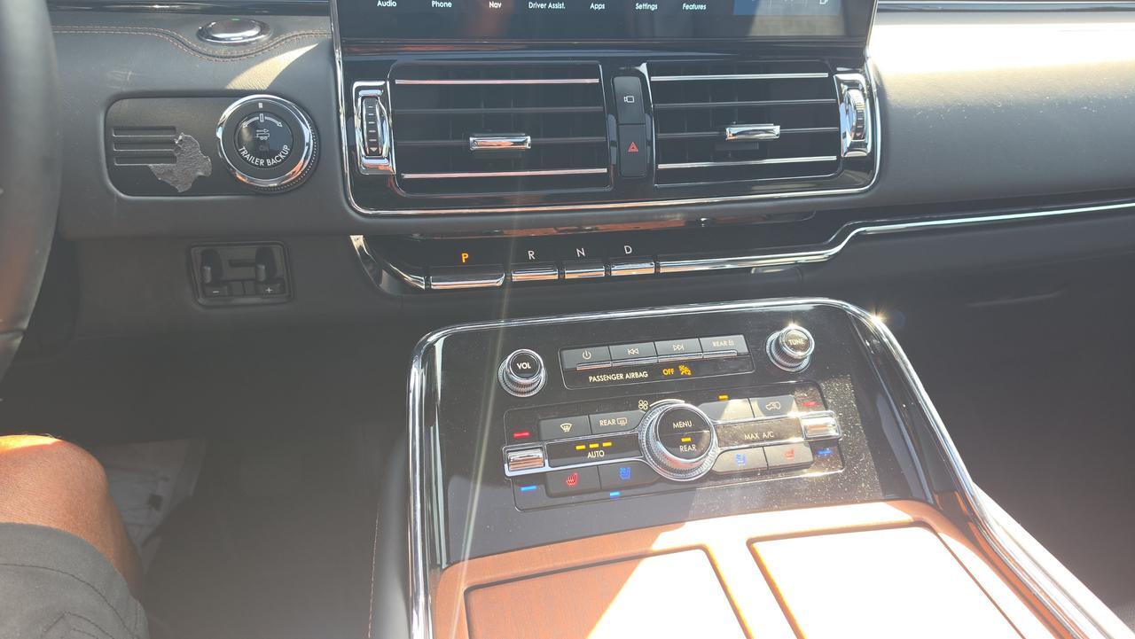 2024 Lincoln Navigator L Black Label