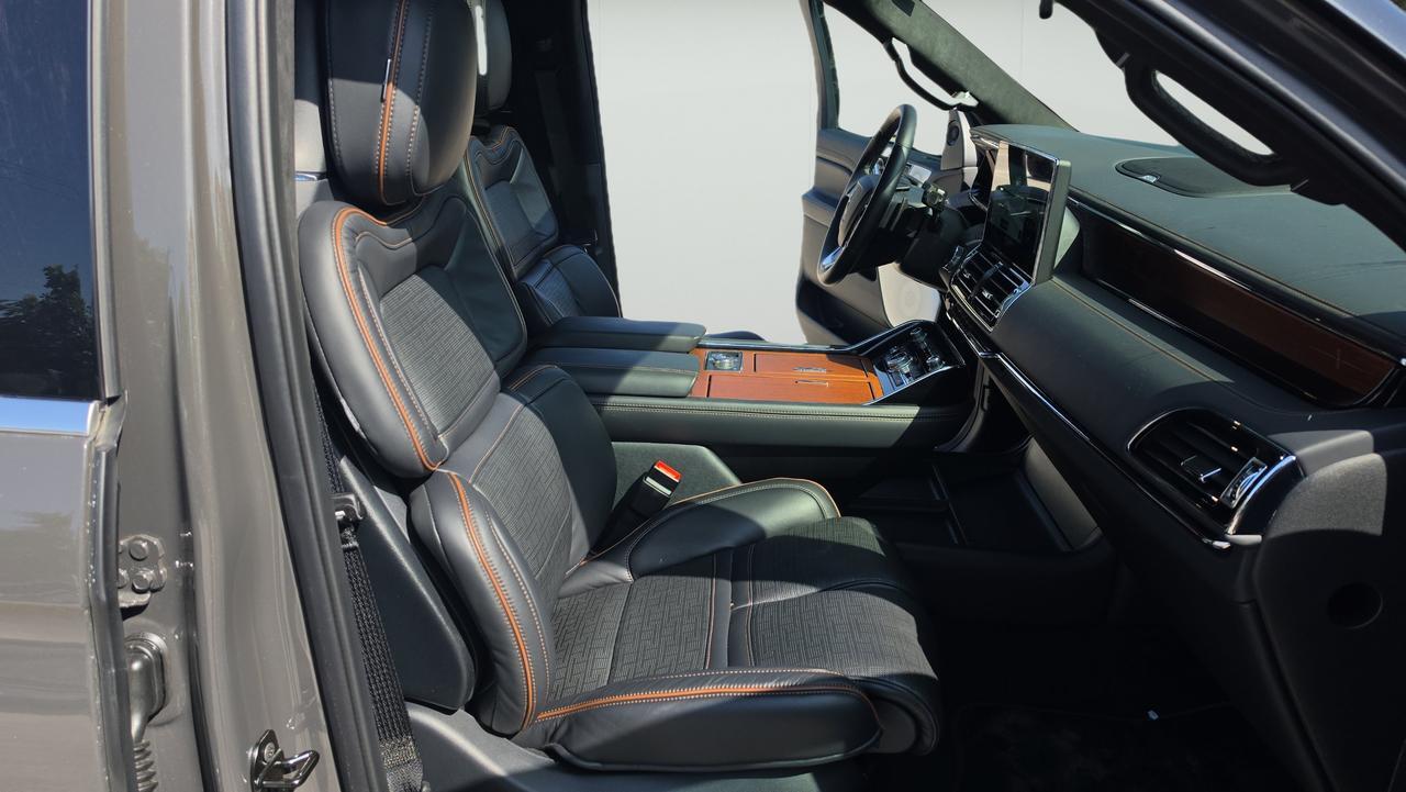 2024 Lincoln Navigator L Black Label