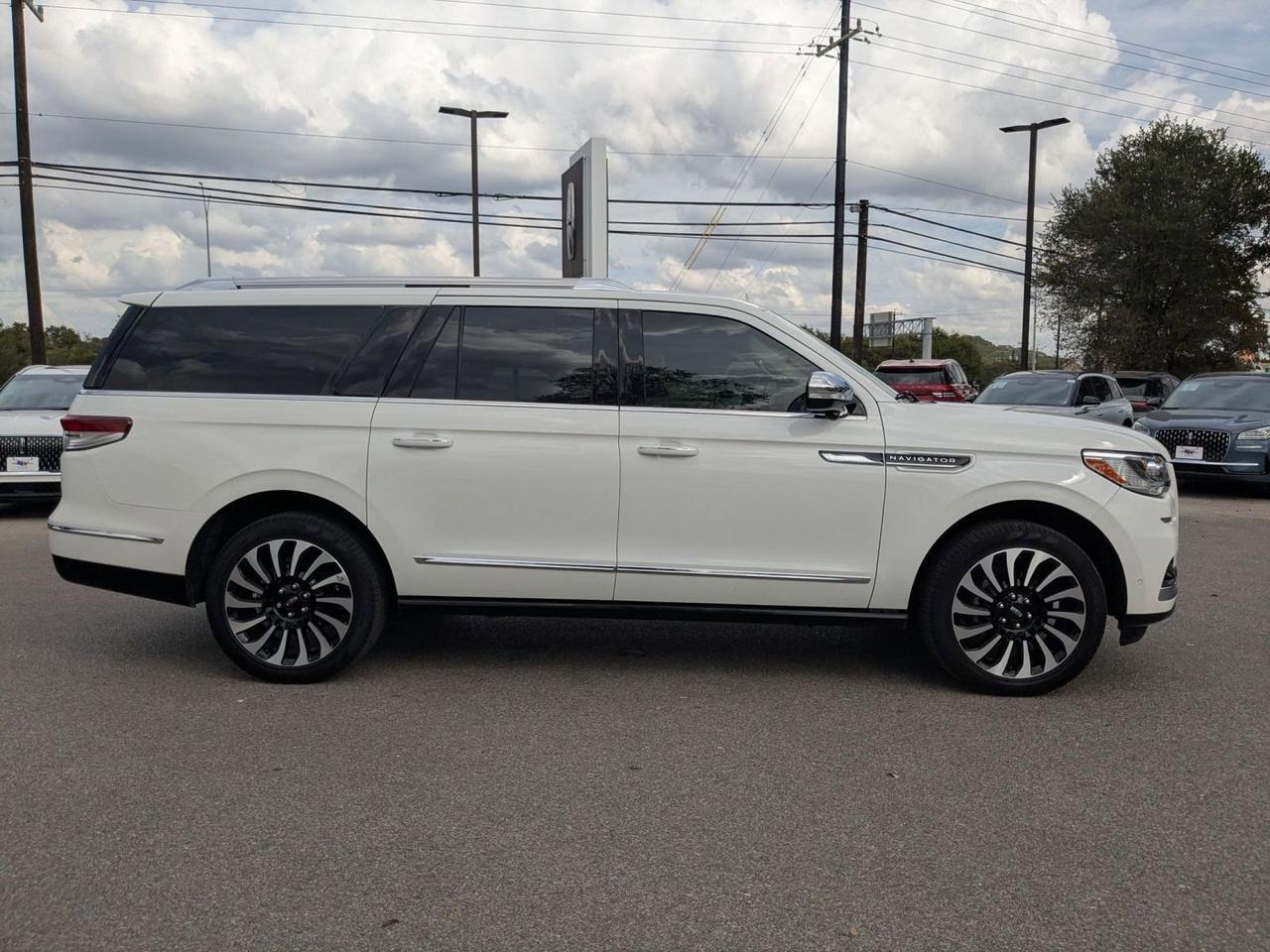 2024 Lincoln Navigator L Black Label