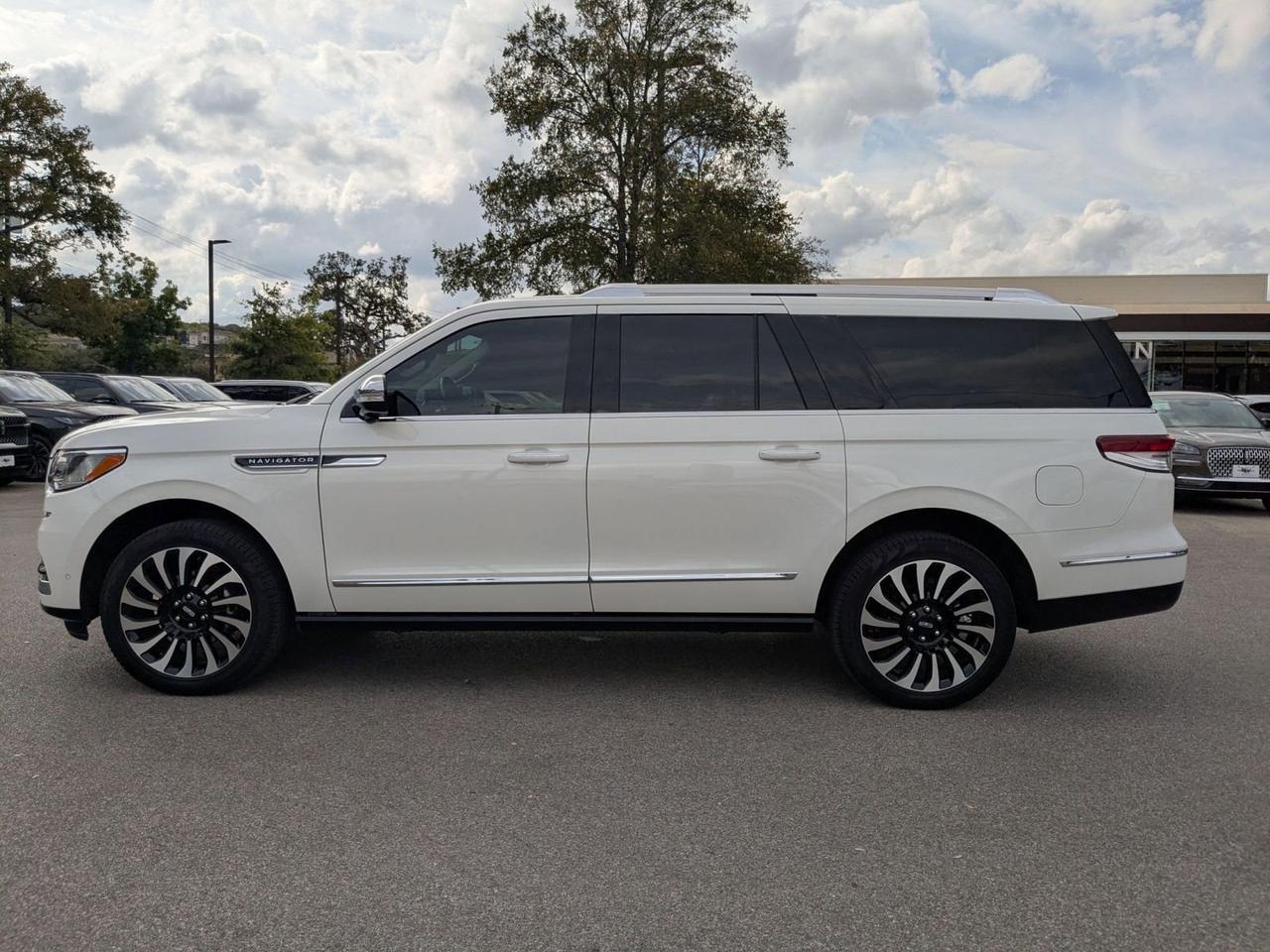 2024 Lincoln Navigator L Black Label