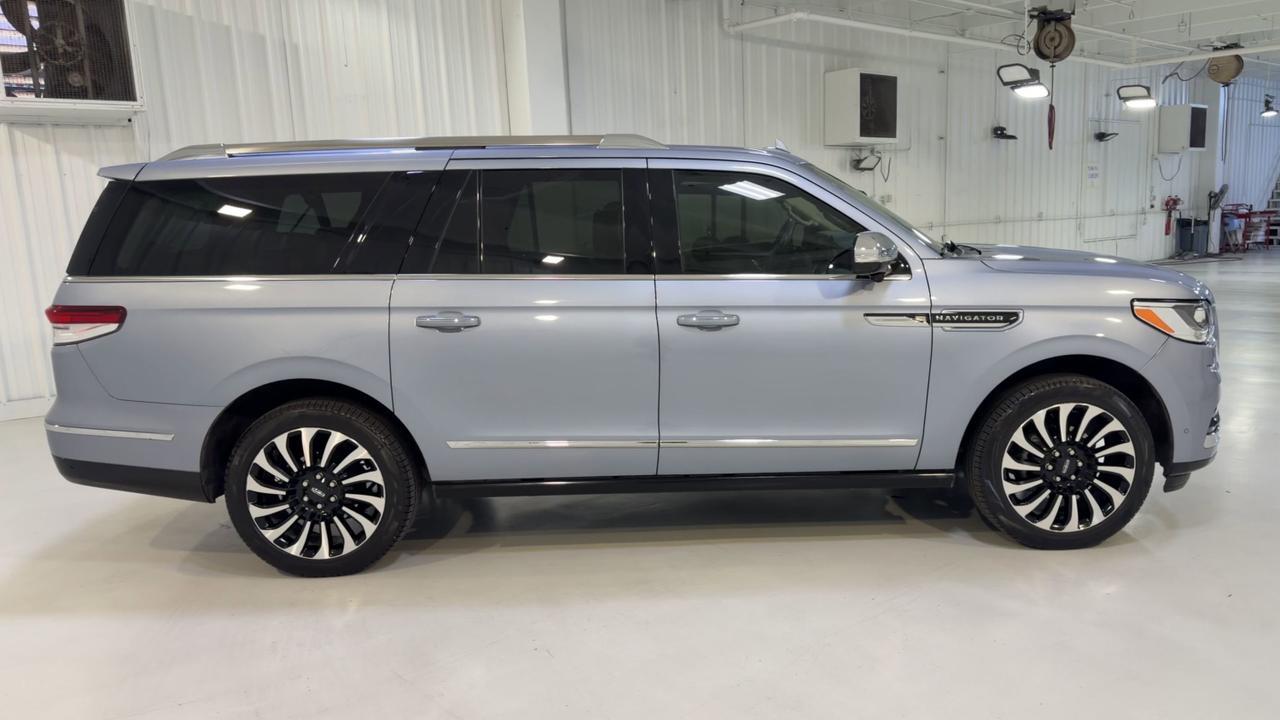2024 Lincoln Navigator L Black Label