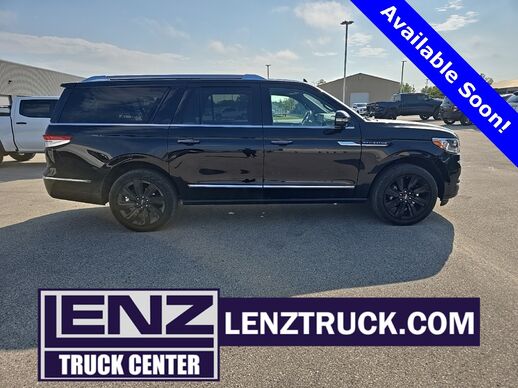 2024_Lincoln_Navigator L_Reserve 4WD 7 Passenger_ Fond du Lac WI