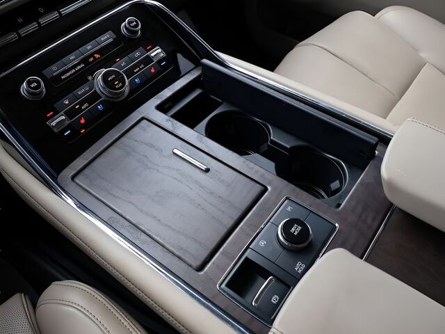 2024 Lincoln Navigator Premiere Oshkosh WI