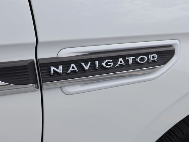2024 Lincoln Navigator Premiere Oshkosh WI