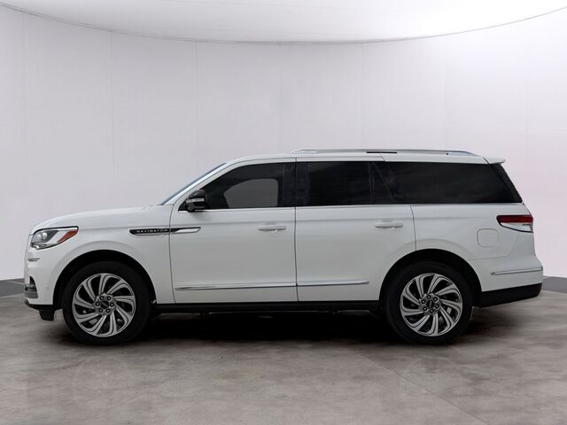 2024 Lincoln Navigator Premiere Oshkosh WI