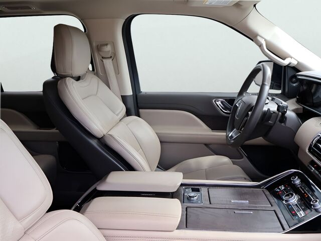 2024 Lincoln Navigator Premiere Oshkosh WI