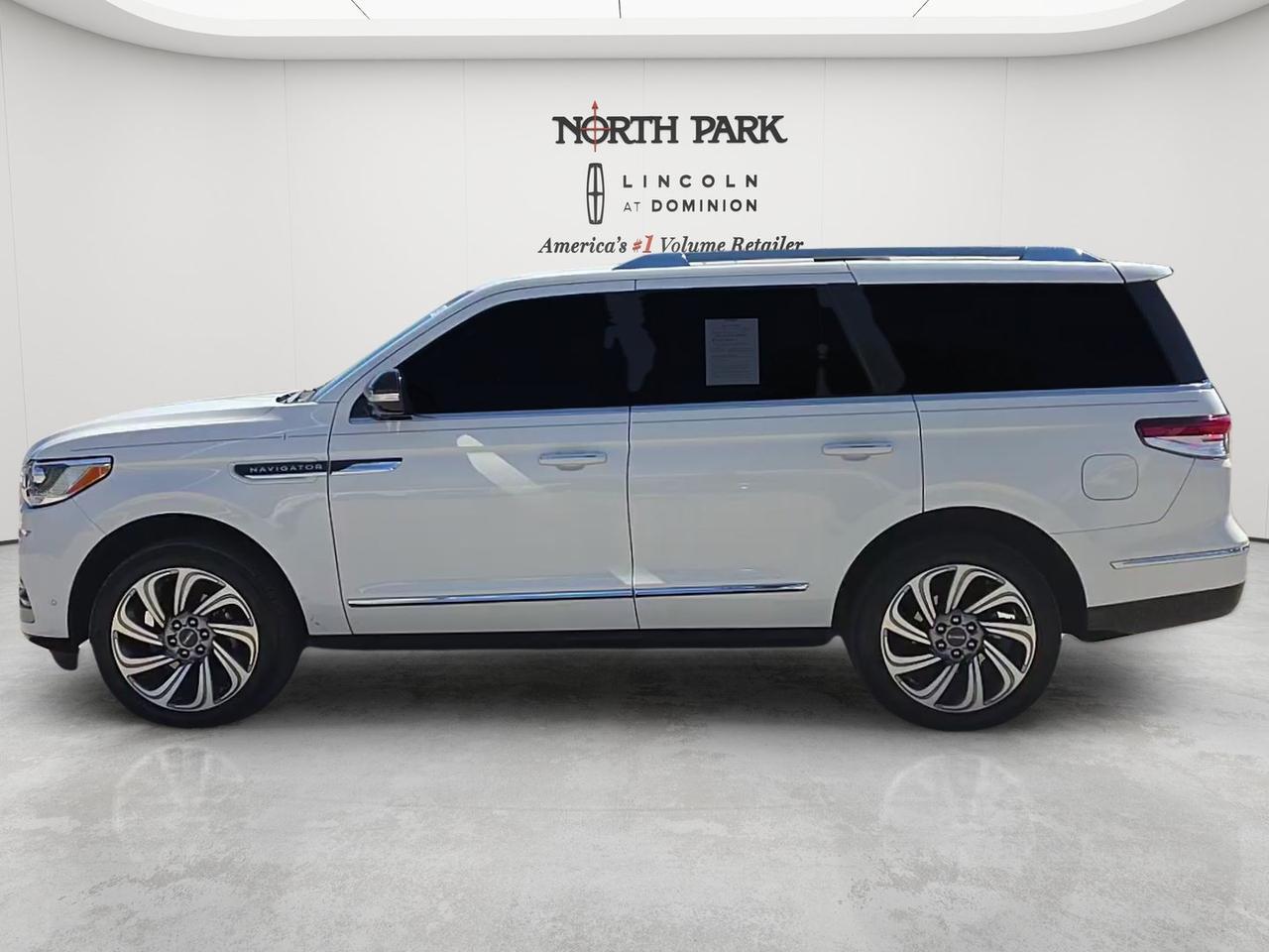 2024 Lincoln Navigator Premiere