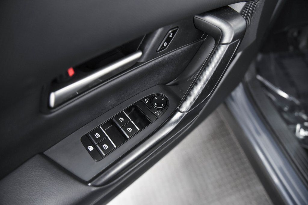 2024 MAZDA CX-50 2.5 S Preferred Package Akron OH