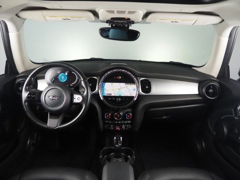 2024 MINI Cooper Hardtop 2 Door *SIGNATURE TRIM, NAVIGATION, SAFETY ALERTS, BACKUP-CAMERA, COLOR TOUCHSCREEN, PANORAMA MOONROOF, HEATED SEATS, COMFORT ACCESS, LED HEADLIGHTS, APPLE CARPLAY