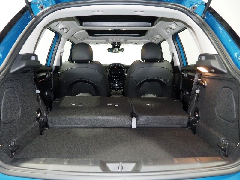 2024 MINI Cooper S 4 Door *SIGNATURE TRIM, HEADS-UP DISPLAY, NAVIGATION, BACKUP-CAMERA, COLOR TOUCHSCREEN, PANORAMA MOONROOF, HEATED SEATS, COMFORT ACCESS, LIGHTS PACKAGE, APPLE CARPLAY Round Rock TX