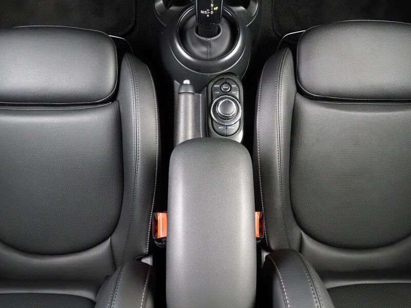 2024 MINI Cooper S 4 Door *SIGNATURE TRIM, HEADS-UP DISPLAY, NAVIGATION, BACKUP-CAMERA, COLOR TOUCHSCREEN, PANORAMA MOONROOF, HEATED SEATS, COMFORT ACCESS, LIGHTS PACKAGE, APPLE CARPLAY Round Rock TX