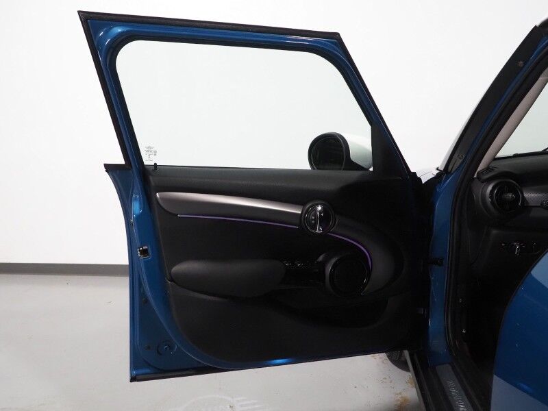 2024 MINI Cooper S 4 Door *SIGNATURE TRIM, HEADS-UP DISPLAY, NAVIGATION, BACKUP-CAMERA, COLOR TOUCHSCREEN, PANORAMA MOONROOF, HEATED SEATS, COMFORT ACCESS, LIGHTS PACKAGE, APPLE CARPLAY Round Rock TX