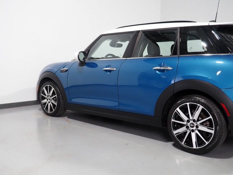 2024 MINI Cooper S 4 Door *SIGNATURE TRIM, HEADS-UP DISPLAY, NAVIGATION, BACKUP-CAMERA, COLOR TOUCHSCREEN, PANORAMA MOONROOF, HEATED SEATS, COMFORT ACCESS, LIGHTS PACKAGE, APPLE CARPLAY Round Rock TX