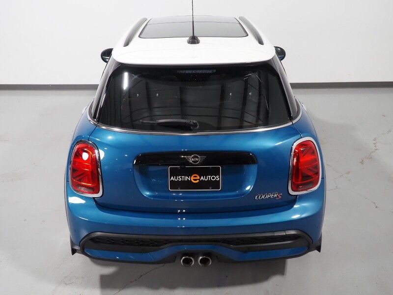 2024 MINI Cooper S 4 Door *SIGNATURE TRIM, HEADS-UP DISPLAY, NAVIGATION, BACKUP-CAMERA, COLOR TOUCHSCREEN, PANORAMA MOONROOF, HEATED SEATS, COMFORT ACCESS, LIGHTS PACKAGE, APPLE CARPLAY Round Rock TX