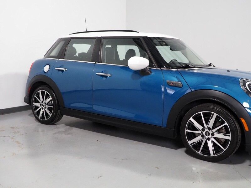 2024 MINI Cooper S 4 Door *SIGNATURE TRIM, HEADS-UP DISPLAY, NAVIGATION, BACKUP-CAMERA, COLOR TOUCHSCREEN, PANORAMA MOONROOF, HEATED SEATS, COMFORT ACCESS, LIGHTS PACKAGE, APPLE CARPLAY Round Rock TX
