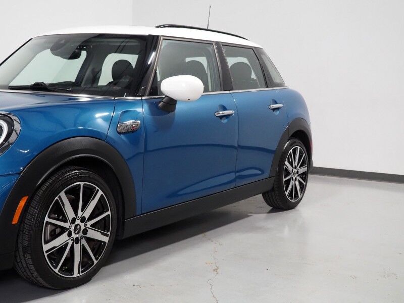 2024 MINI Cooper S 4 Door *SIGNATURE TRIM, HEADS-UP DISPLAY, NAVIGATION, BACKUP-CAMERA, COLOR TOUCHSCREEN, PANORAMA MOONROOF, HEATED SEATS, COMFORT ACCESS, LIGHTS PACKAGE, APPLE CARPLAY Round Rock TX