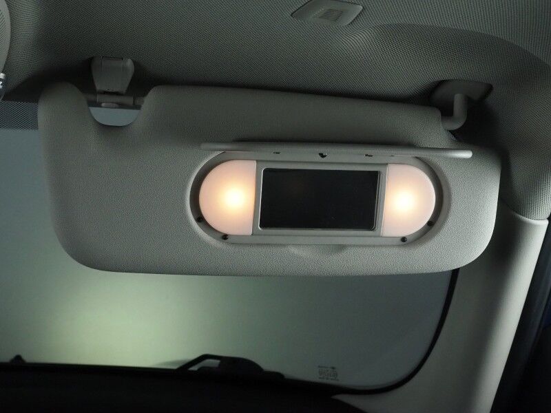 2024 MINI Cooper S 4 Door *SIGNATURE TRIM, HEADS-UP DISPLAY, NAVIGATION, BACKUP-CAMERA, COLOR TOUCHSCREEN, PANORAMA MOONROOF, HEATED SEATS, COMFORT ACCESS, LIGHTS PACKAGE, APPLE CARPLAY Round Rock TX