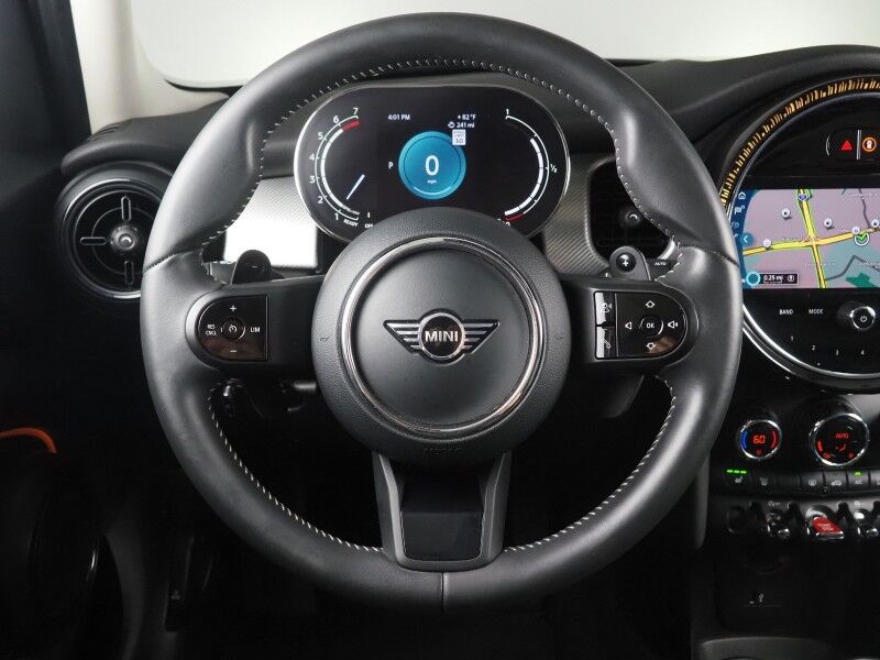 2024 MINI Cooper S 4 Door *SIGNATURE TRIM, HEADS-UP DISPLAY, NAVIGATION, BACKUP-CAMERA, COLOR TOUCHSCREEN, PANORAMA MOONROOF, HEATED SEATS, COMFORT ACCESS, LIGHTS PACKAGE, APPLE CARPLAY Round Rock TX