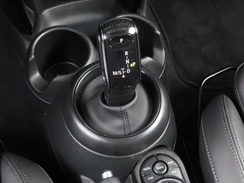 2024 MINI Cooper S 4 Door *SIGNATURE TRIM, HEADS-UP DISPLAY, NAVIGATION, BACKUP-CAMERA, COLOR TOUCHSCREEN, PANORAMA MOONROOF, HEATED SEATS, COMFORT ACCESS, LIGHTS PACKAGE, APPLE CARPLAY Round Rock TX