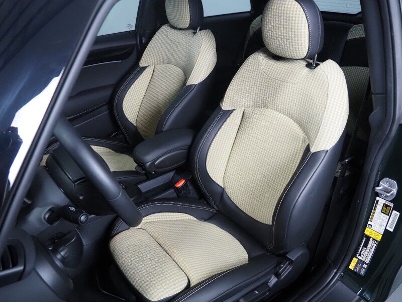 2024 MINI Cooper SE *ICONIC TRIM, MINI RESOLUTE EDITION, HEADS-UP DISPLAY, NAVIGATION, ADAPTIVE CRUISE, BACKUP-CAMERA, PANORAMA MOONROOF, HEATED SEATS/STEERING, HARMAN/KARDON, WIRELESS CHARGING, APPLE CARPLAY Round Rock TX