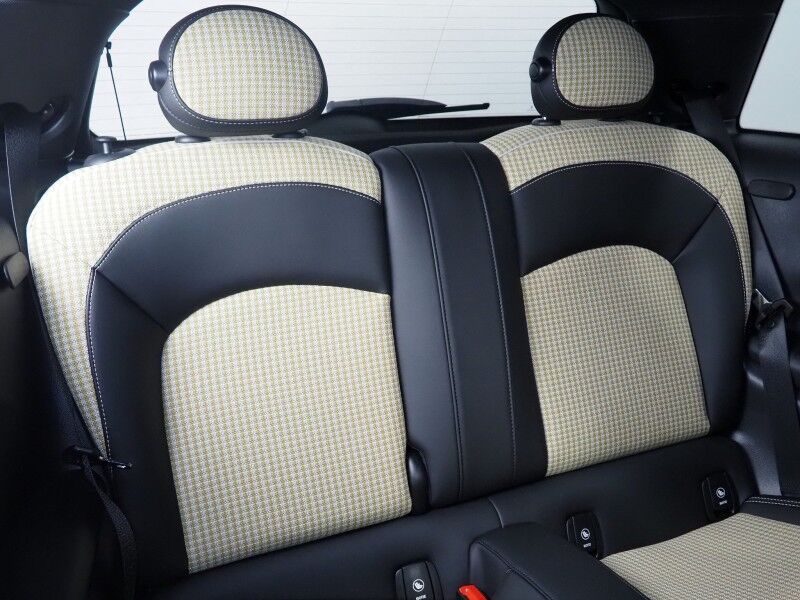 2024 MINI Cooper SE *ICONIC TRIM, MINI RESOLUTE EDITION, HEADS-UP DISPLAY, NAVIGATION, ADAPTIVE CRUISE, BACKUP-CAMERA, PANORAMA MOONROOF, HEATED SEATS/STEERING, HARMAN/KARDON, WIRELESS CHARGING, APPLE CARPLAY Round Rock TX