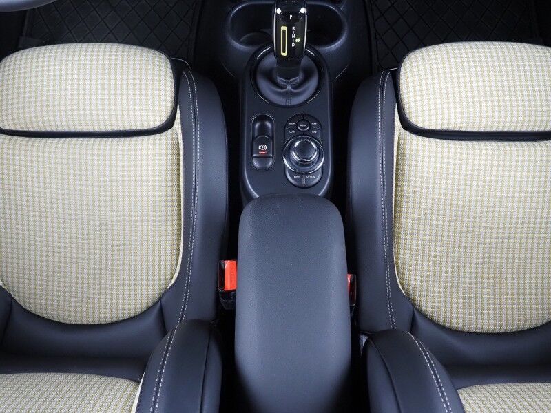 2024 MINI Cooper SE *ICONIC TRIM, MINI RESOLUTE EDITION, HEADS-UP DISPLAY, NAVIGATION, ADAPTIVE CRUISE, BACKUP-CAMERA, PANORAMA MOONROOF, HEATED SEATS/STEERING, HARMAN/KARDON, WIRELESS CHARGING, APPLE CARPLAY Round Rock TX