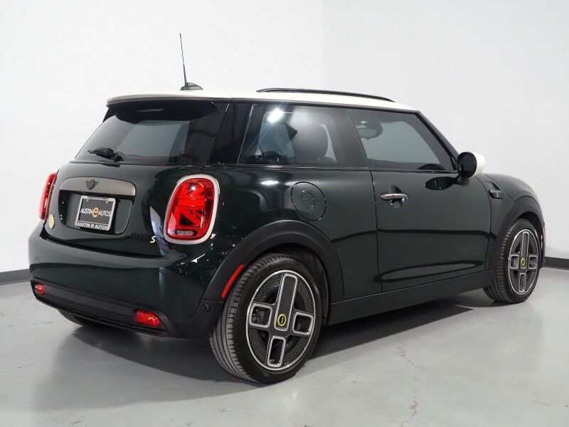 2024 MINI Cooper SE *ICONIC TRIM, MINI RESOLUTE EDITION, HEADS-UP DISPLAY, NAVIGATION, ADAPTIVE CRUISE, BACKUP-CAMERA, PANORAMA MOONROOF, HEATED SEATS/STEERING, HARMAN/KARDON, WIRELESS CHARGING, APPLE CARPLAY Round Rock TX
