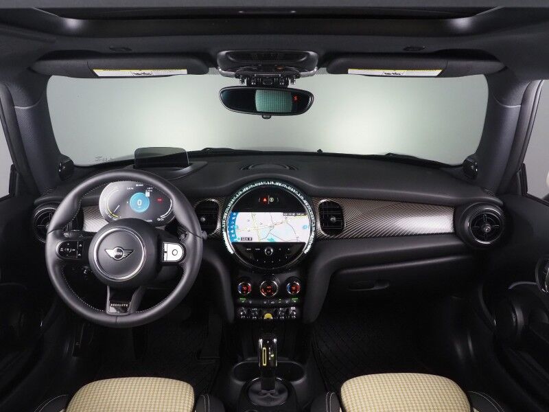 2024 MINI Cooper SE *ICONIC TRIM, MINI RESOLUTE EDITION, HEADS-UP DISPLAY, NAVIGATION, ADAPTIVE CRUISE, BACKUP-CAMERA, PANORAMA MOONROOF, HEATED SEATS/STEERING, HARMAN/KARDON, WIRELESS CHARGING, APPLE CARPLAY