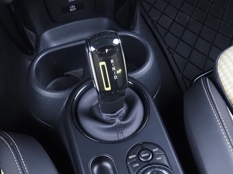 2024 MINI Cooper SE *ICONIC TRIM, MINI RESOLUTE EDITION, HEADS-UP DISPLAY, NAVIGATION, ADAPTIVE CRUISE, BACKUP-CAMERA, PANORAMA MOONROOF, HEATED SEATS/STEERING, HARMAN/KARDON, WIRELESS CHARGING, APPLE CARPLAY Round Rock TX