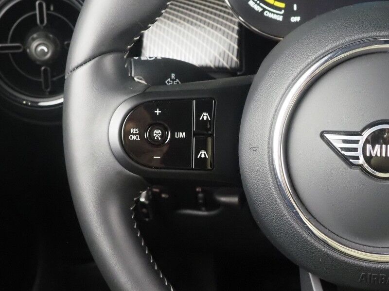 2024 MINI Cooper SE *ICONIC TRIM, MINI RESOLUTE EDITION, HEADS-UP DISPLAY, NAVIGATION, ADAPTIVE CRUISE, BACKUP-CAMERA, PANORAMA MOONROOF, HEATED SEATS/STEERING, HARMAN/KARDON, WIRELESS CHARGING, APPLE CARPLAY Round Rock TX