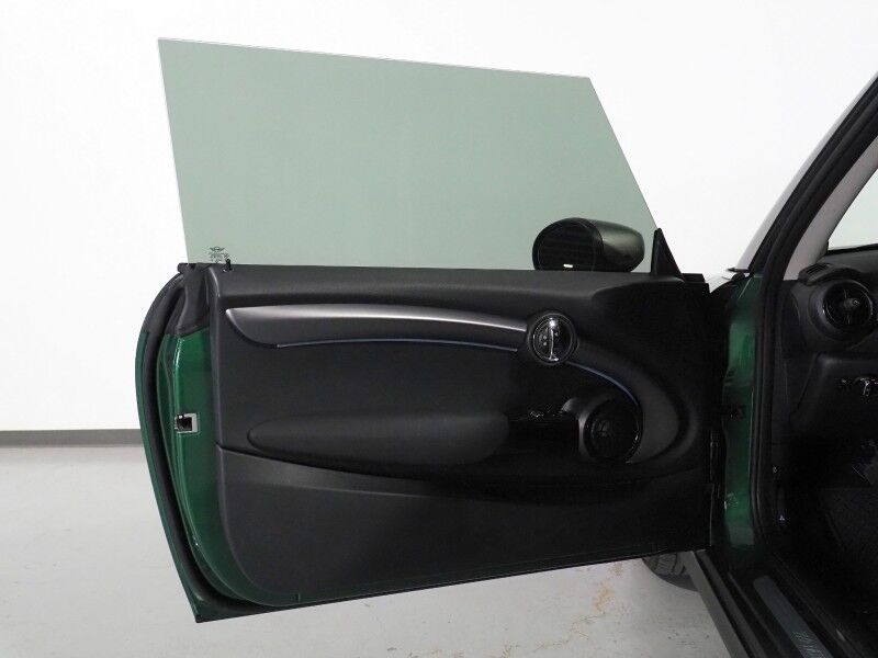 2024 MINI Cooper SE *SIGNATURE TRIM, NAVIGATION, BACKUP-CAMERA, PANORAMA MOONROOF, HEATED SEATS/STEERING, PARK DISTANCE CONTROL, COMFORT ACCESS, HARMAN/KARDON, APPLE CARPLAY Round Rock TX