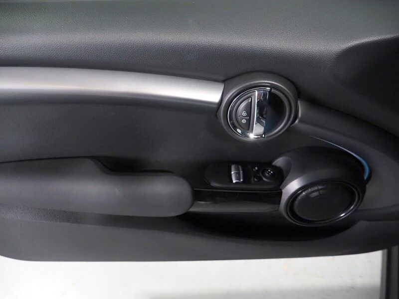 2024 MINI Cooper SE *SIGNATURE TRIM, NAVIGATION, BACKUP-CAMERA, PANORAMA MOONROOF, HEATED SEATS/STEERING, PARK DISTANCE CONTROL, COMFORT ACCESS, HARMAN/KARDON, APPLE CARPLAY Round Rock TX