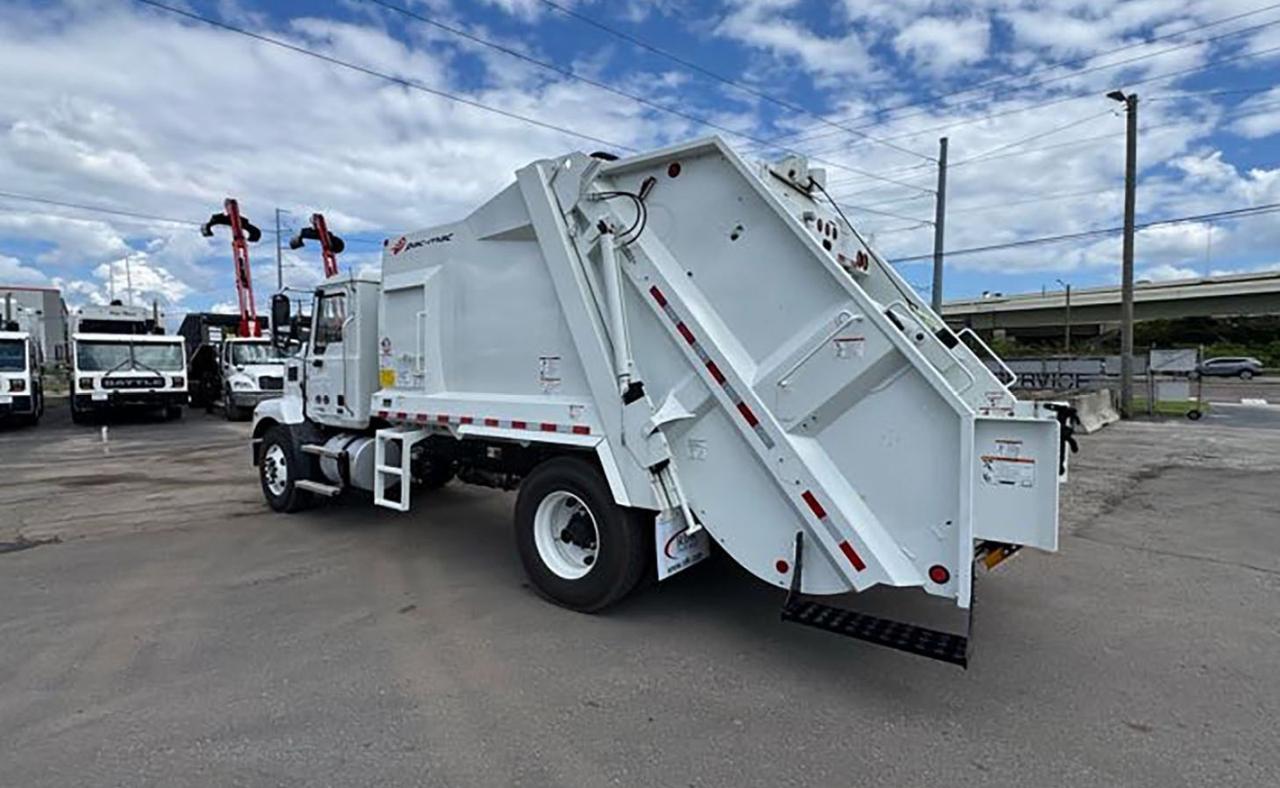 2024 Mack MD6 11 Yard Pac Mac RLM Rear Loader Garbage Truck Tampa FL