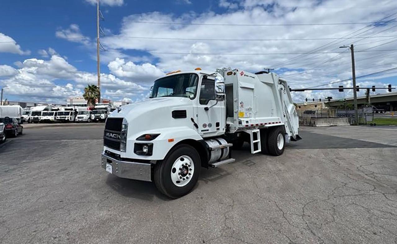 2024 Mack MD6 11 Yard Pac Mac RLM Rear Loader Garbage Truck Tampa FL