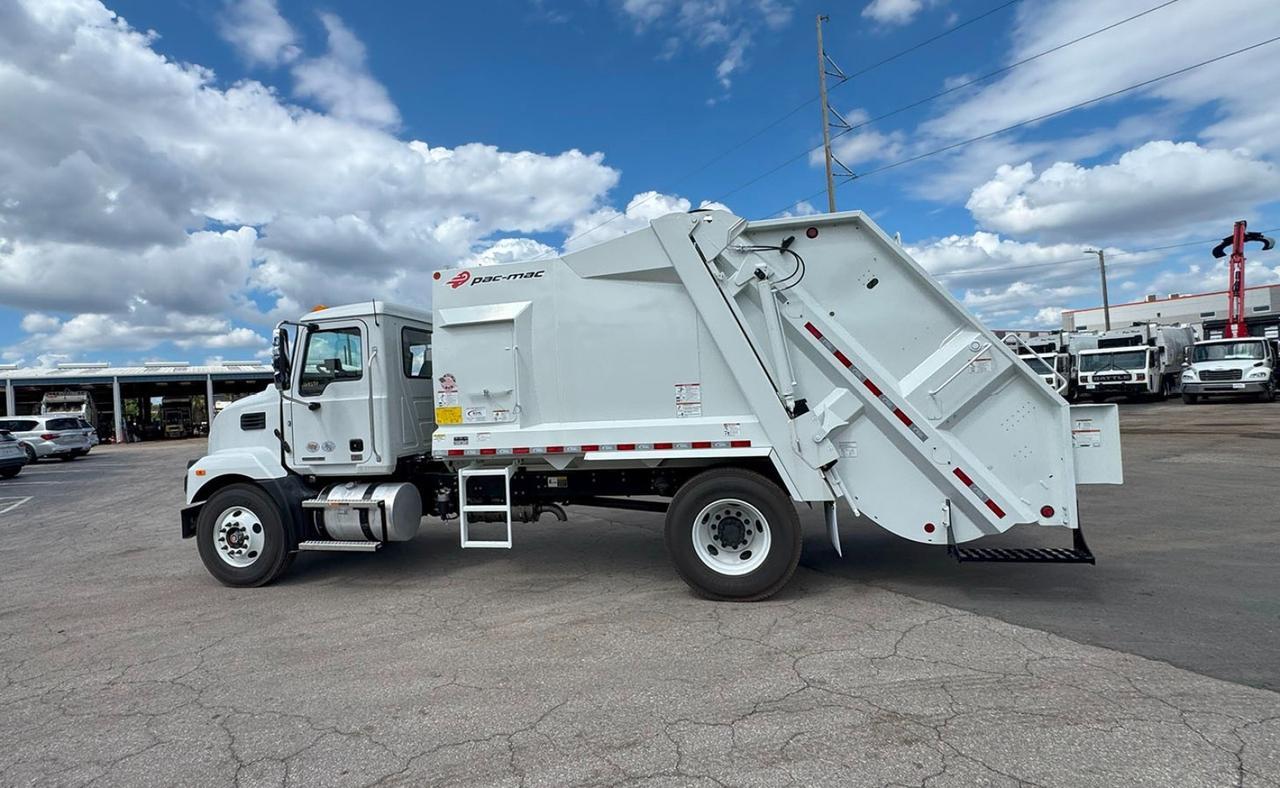 2024 Mack MD6 11 Yard Pac Mac RLM Rear Loader Garbage Truck Tampa FL