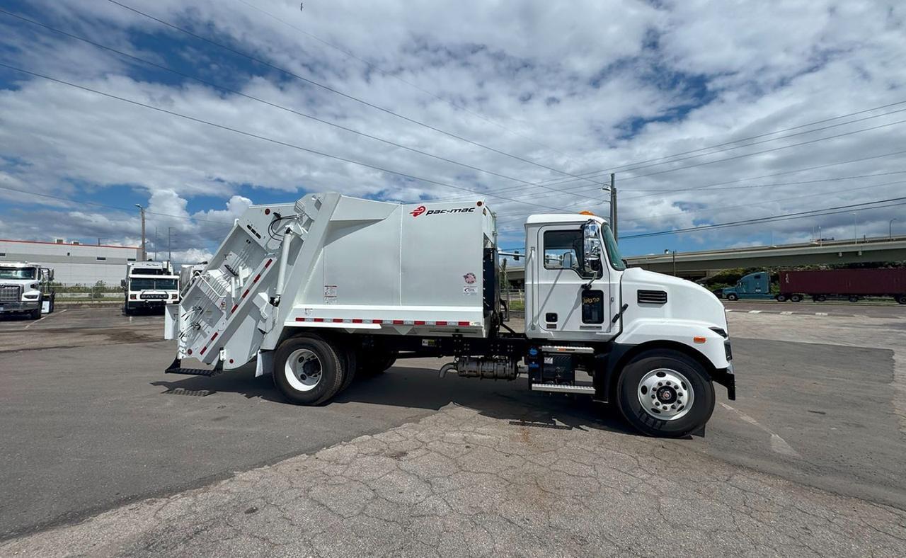 2024 Mack MD6 11 Yard Pac Mac RLM Rear Loader Garbage Truck Tampa FL
