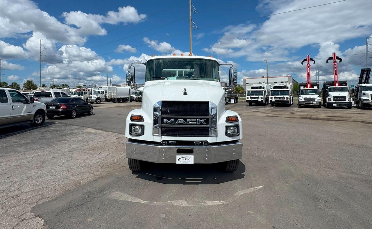 2024 Mack MD6 11 Yard Pac Mac RLM Rear Loader Garbage Truck Tampa FL