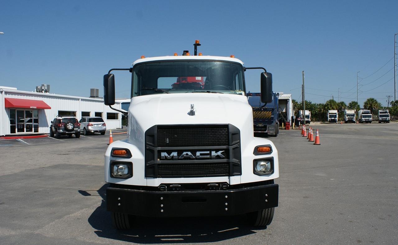 2024 Mack MD6 20 Yard Pac Mac HJ Grapple Truck