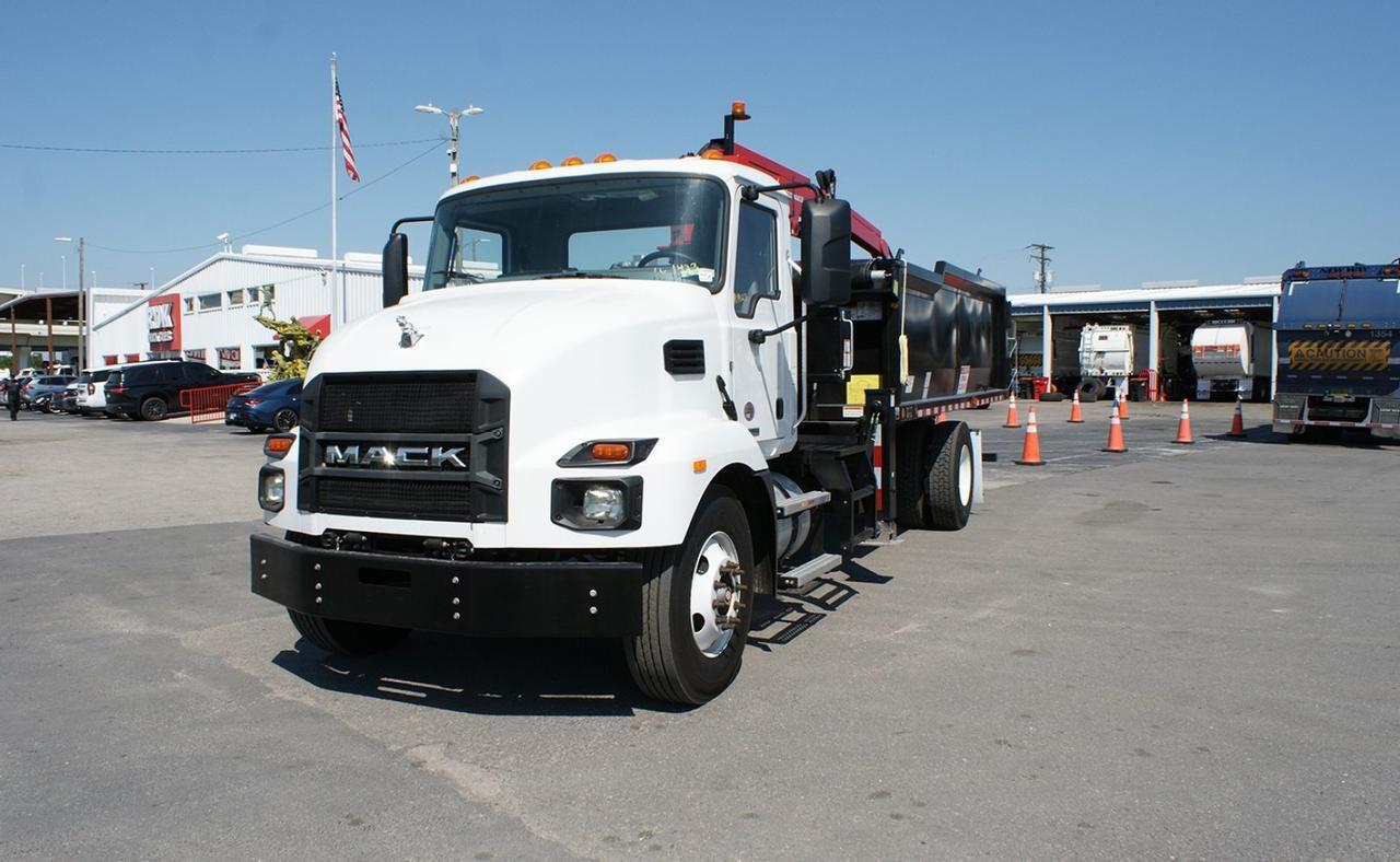 2024 Mack MD6 20 Yard Pac Mac HJ Grapple Truck