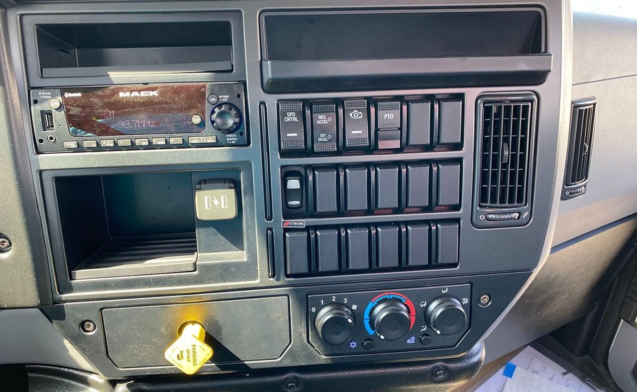 2024 Mack MD7 28 Yard Pac Mac HJ Grapple Truck Tampa FL