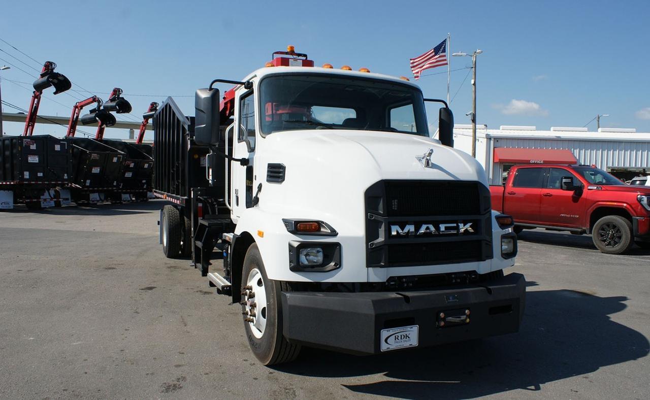 2024 Mack MD7 28 Yard Pac Mac HJ Grapple Truck