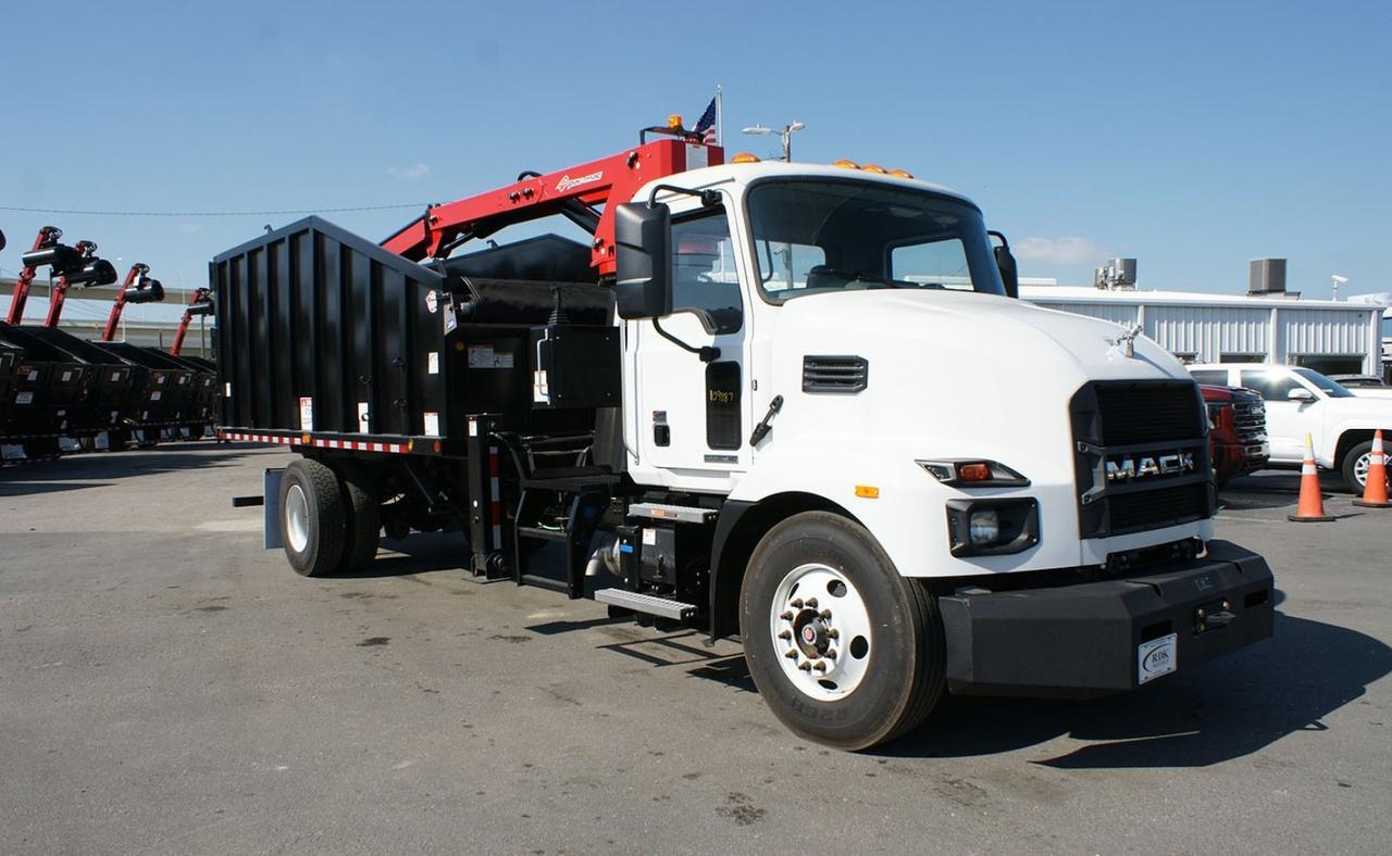 2024 Mack MD7 28 Yard Pac Mac HJ Grapple Truck