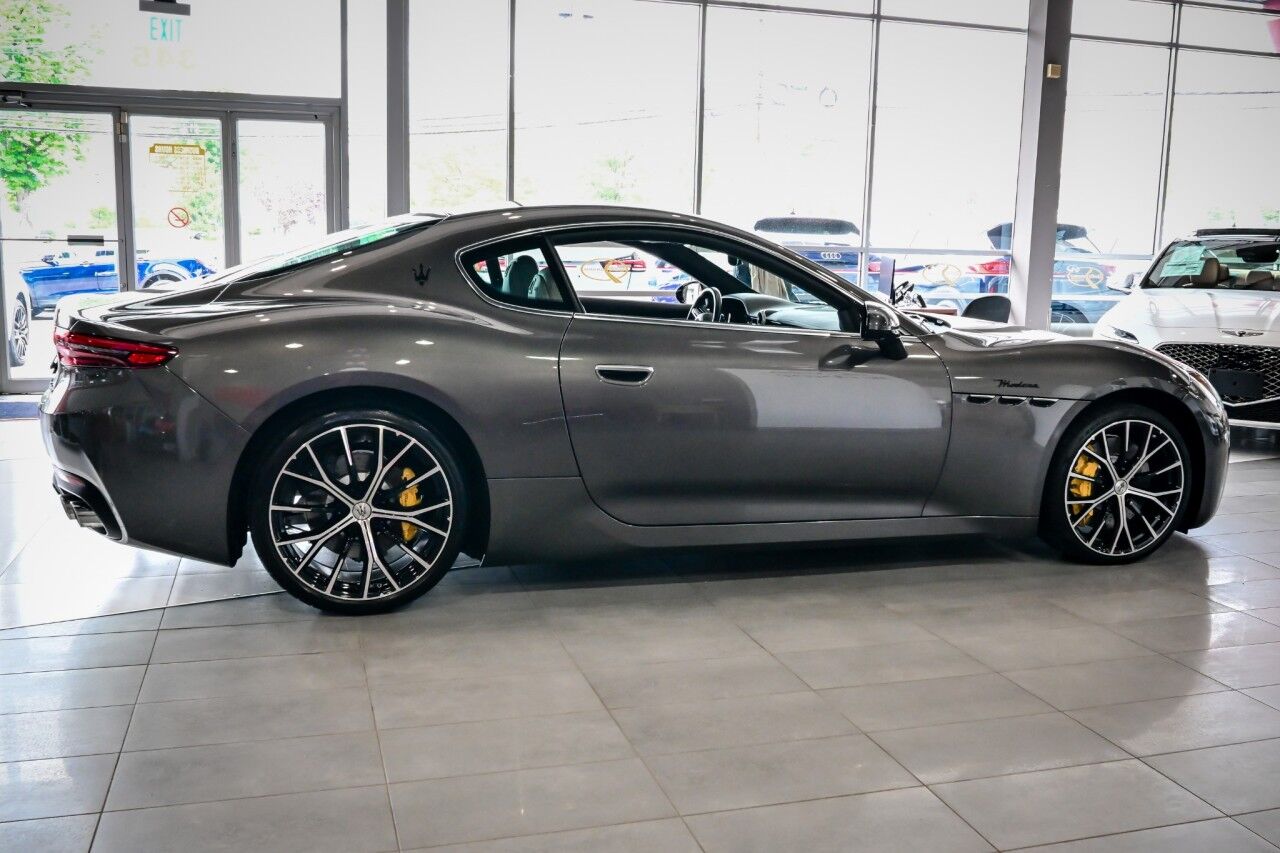 2024 Maserati Granturismo Modena photo 4