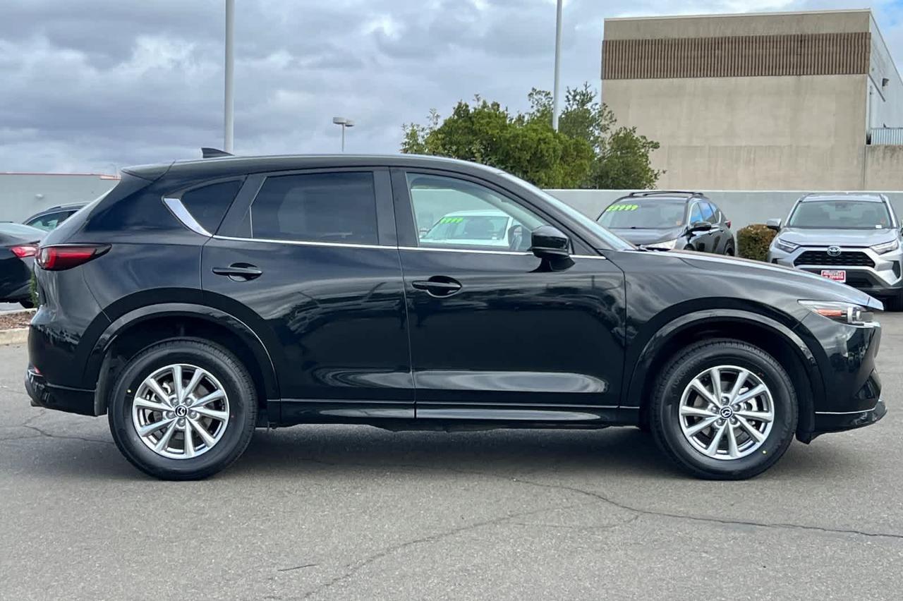 2024 Mazda CX-5 2.5 Select photo 4
