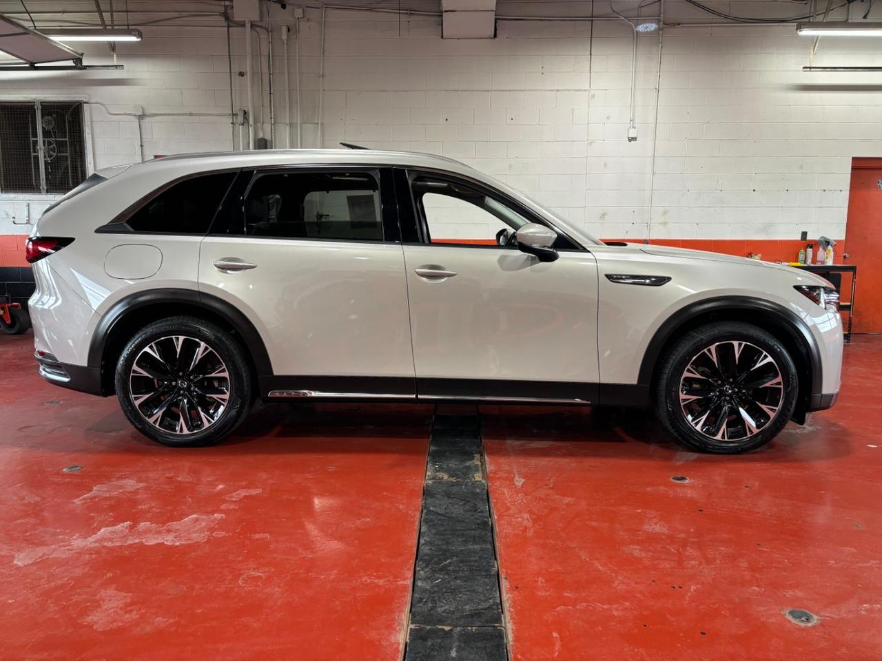 2024 Mazda CX-90 PHEV Premium