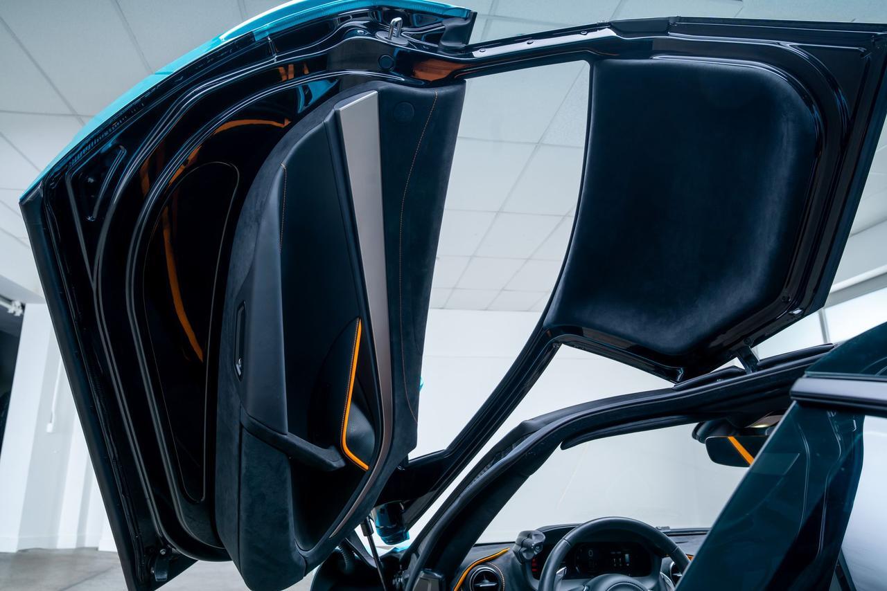 2024 McLaren 750S MSO Paint Exterior / Vehicle Lift / Carbon Racing Portland OR
