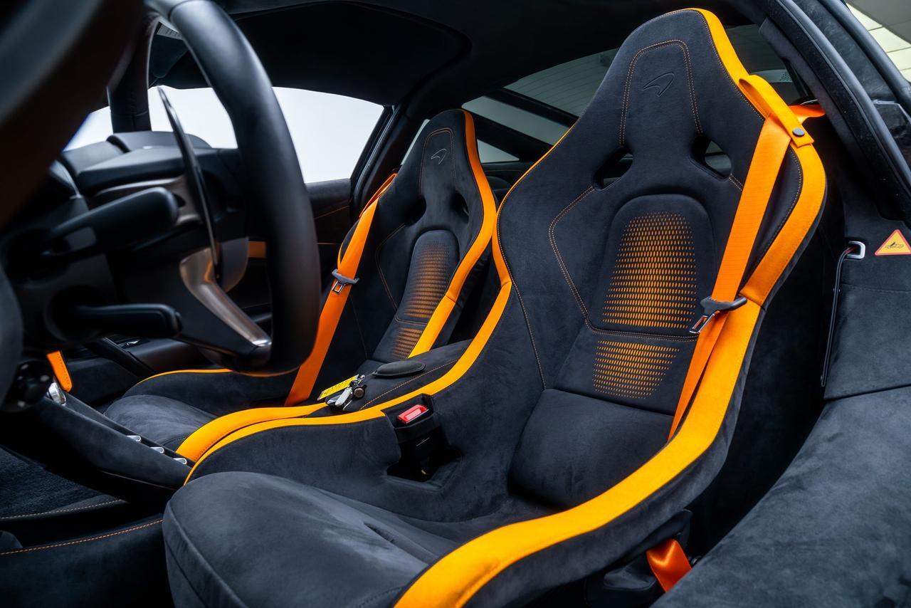 2024 McLaren 750S MSO Paint Exterior / Vehicle Lift / Carbon Racing Portland OR